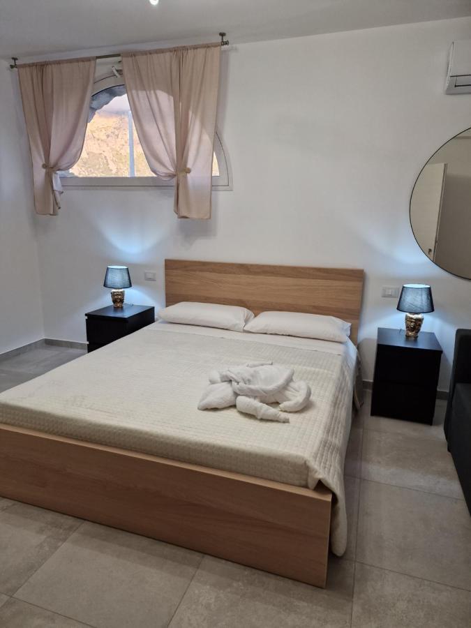 Villa Eden, Bed And Breakfast Чинизи Экстерьер фото