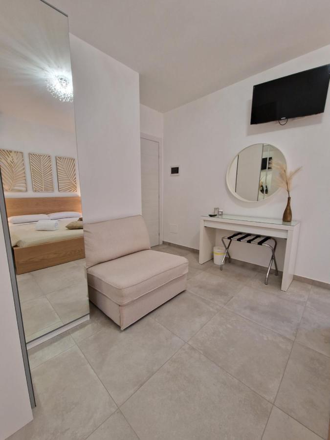 Villa Eden, Bed And Breakfast Чинизи Экстерьер фото